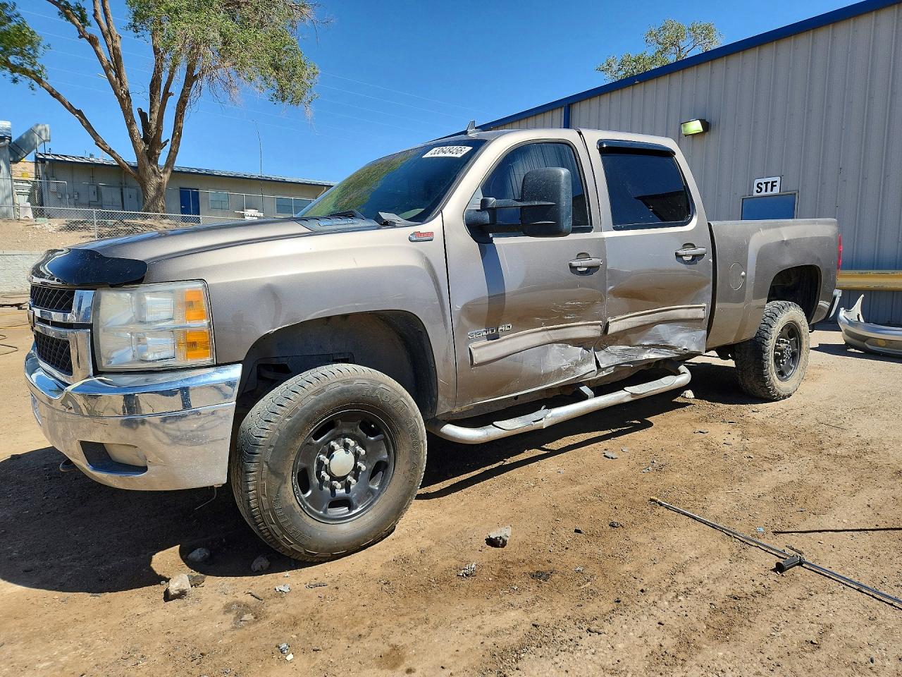 2013 Chevrolet Silverado 3500HD LTZ, VIN 1GC4K1E80DF170667 — Бок