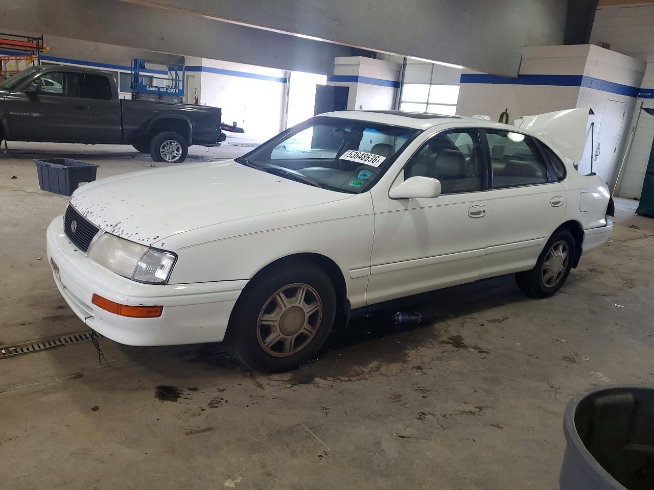 1996 Toyota Avalon XL, VIN 4T1BF12B0TU098628 — Rear end