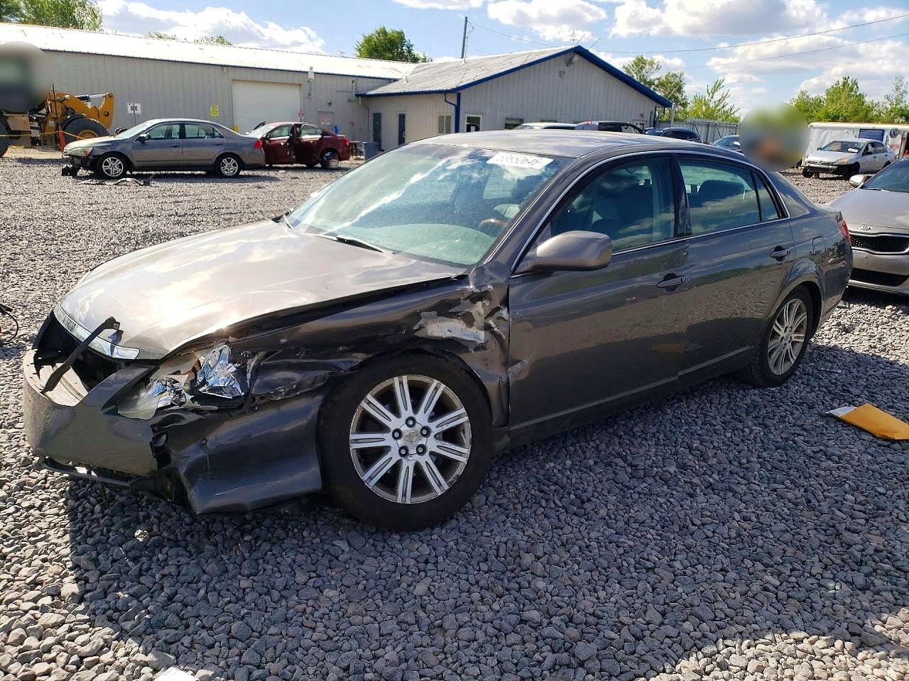 2006 Toyota Avalon Limited, VIN 4T1BK36B36U140330 — Front end