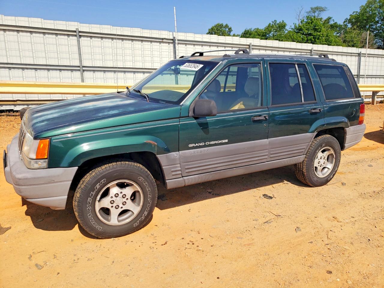1996 Jeep Grand Cherokee, VIN 1J4EZ58S2TC149912 — Minor dents and scratches