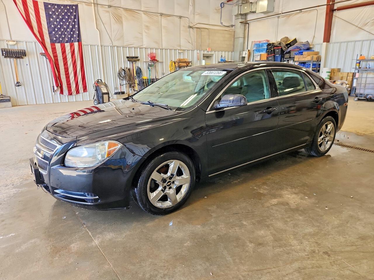 2010 Chevrolet Malibu 1LT, VIN 1G1ZC5EB3A4155067 — Бок