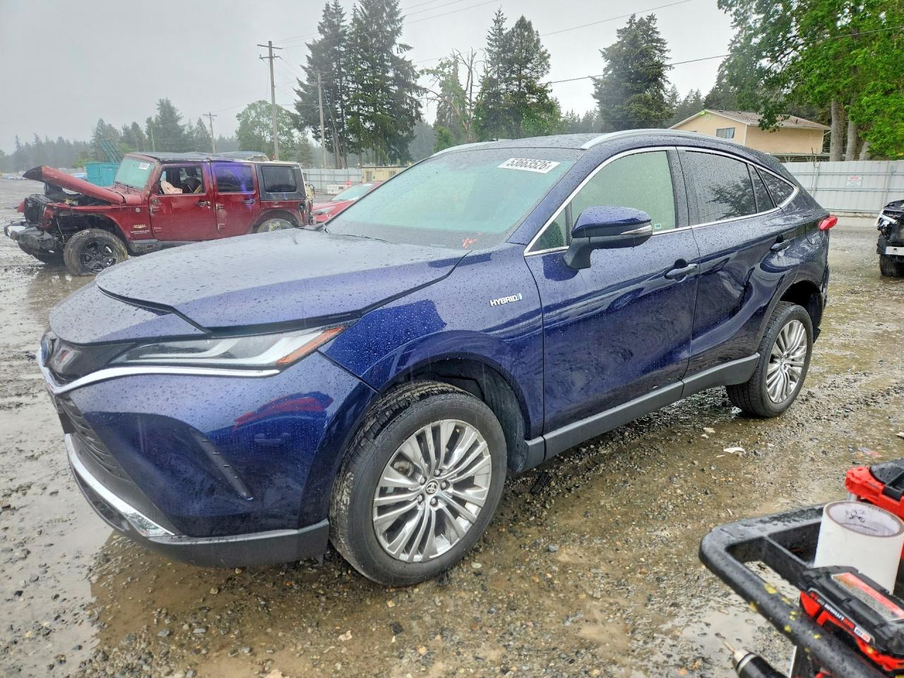2021 Toyota Venza XLE, VIN JTEAAAAH2MJ014098 — Rear end