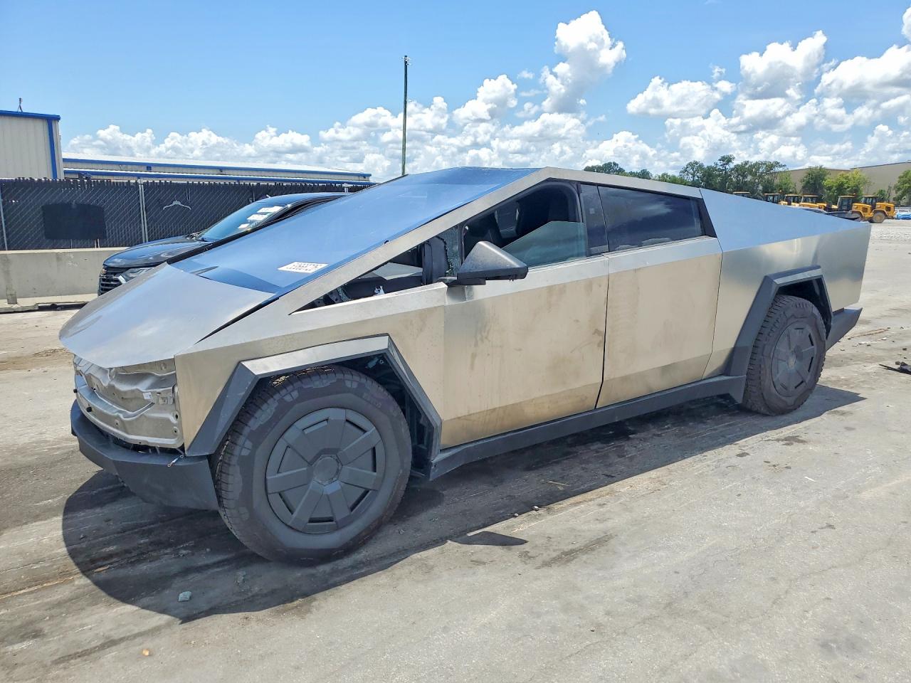2025 Tesla Cybertruck, VIN 7G2CEHED5SA075011 — Auction photo
