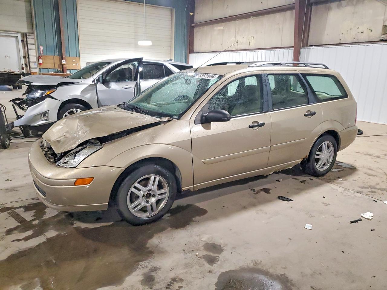 2001 Ford Focus SE, VIN 1FAFP363X1W287490 — Перед