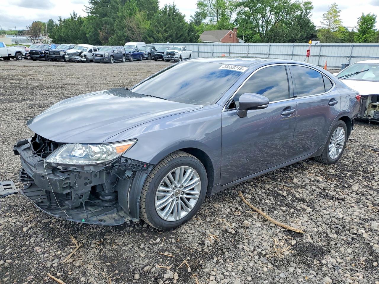 2015 Lexus ES 330, VIN JTHBK1GG1F2153560 — Перед