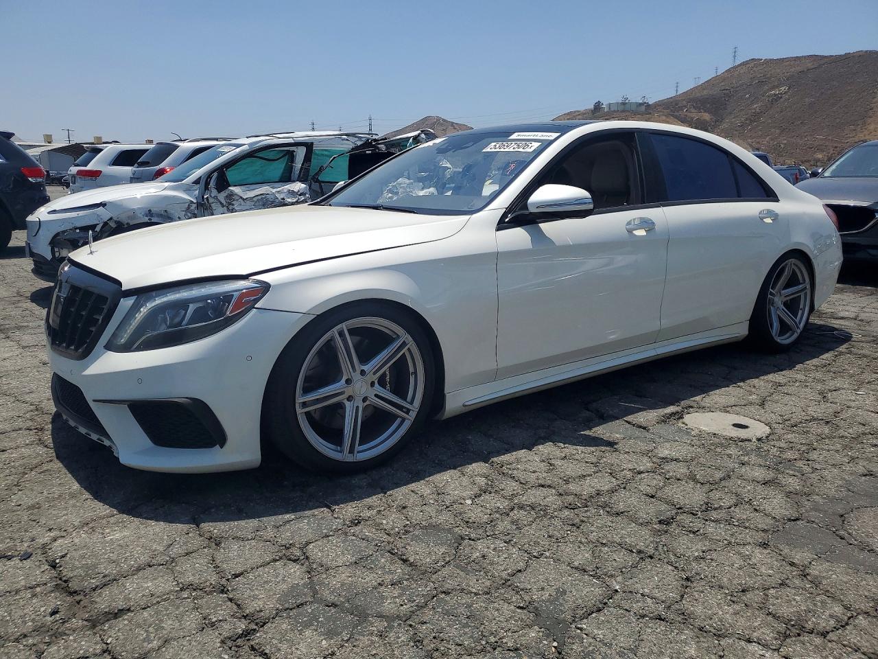 2014 Mercedes-Benz S 550, VIN WDDUG8FB0EA048447 — Minor dents and scratches
