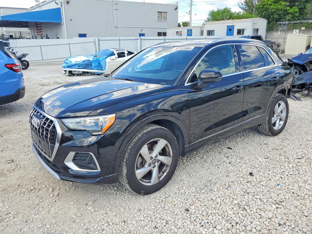 2020 Audi Q3 Premium, VIN WA1AECF30L1026244 — Зад