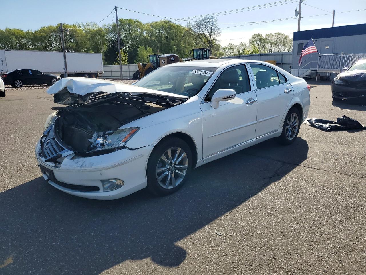2012 Lexus ES 330, VIN JTHBK1EG8C2478902 — Front end