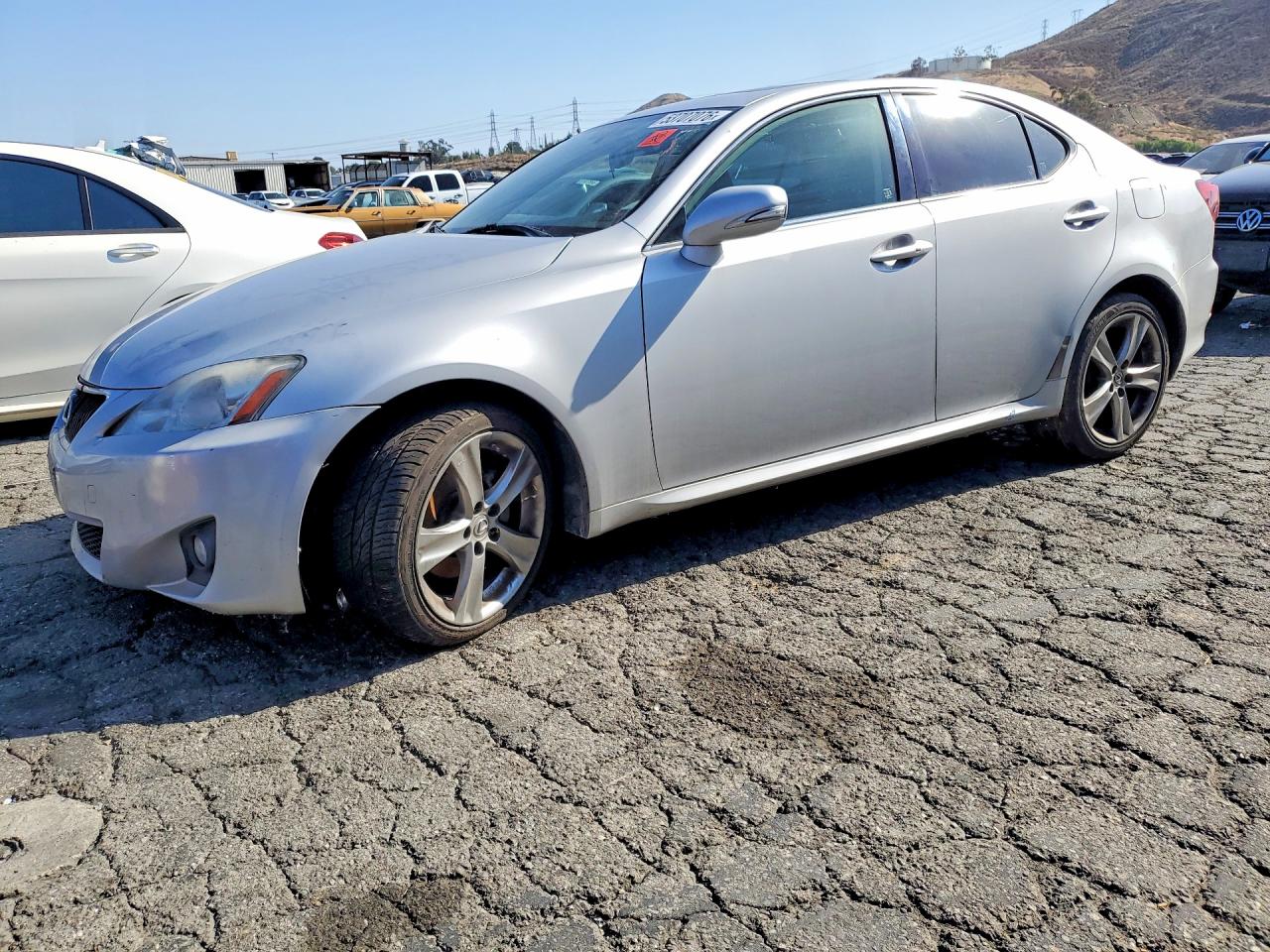 2011 Lexus IS 250, VIN JTHBF5C22B2101838 — Перед