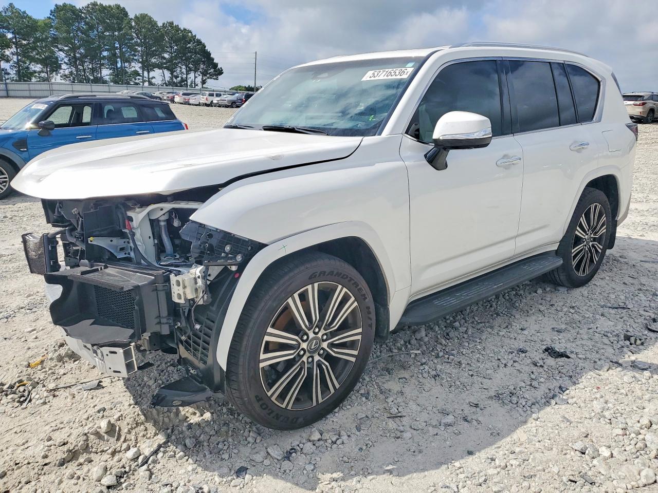 2025 Lexus LX 600 Luxury, VIN JTJGB7CX2S4071218 — Перед