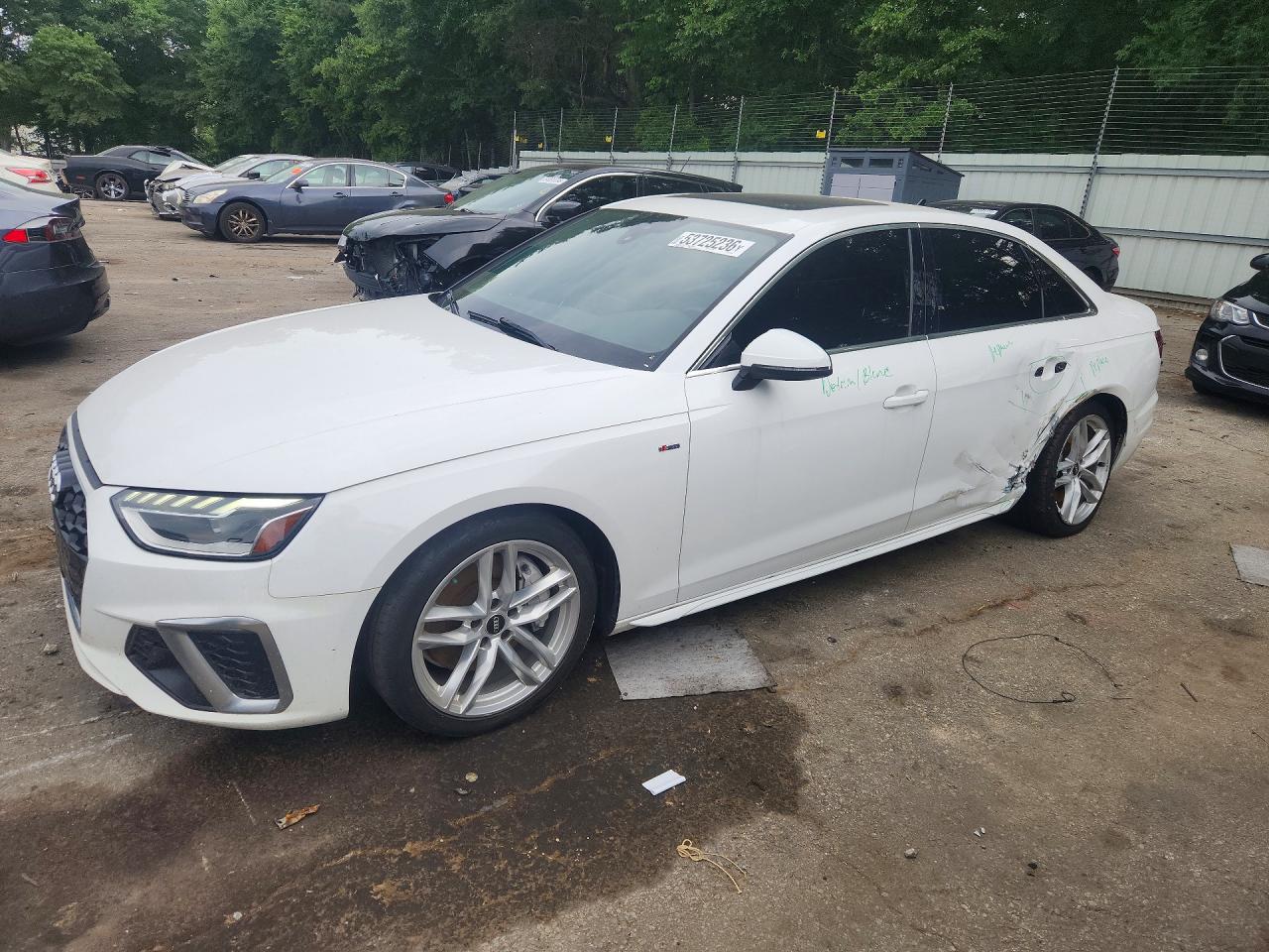 2022 Audi A4 S line Premium Plus, VIN WAUEAAF40NN011798 — Бок