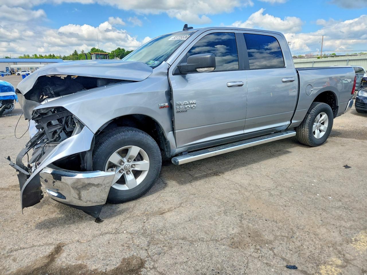 2020 Ram 1500 SLT, VIN 3C6RR7LT3LG182294 — Front end