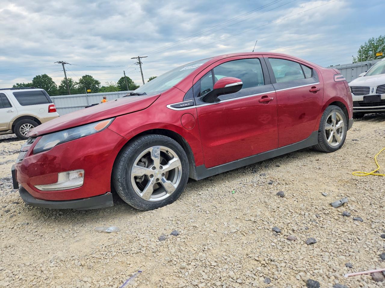 2014 Chevrolet Volt, VIN 1G1RB6E47EU133718 — Front end