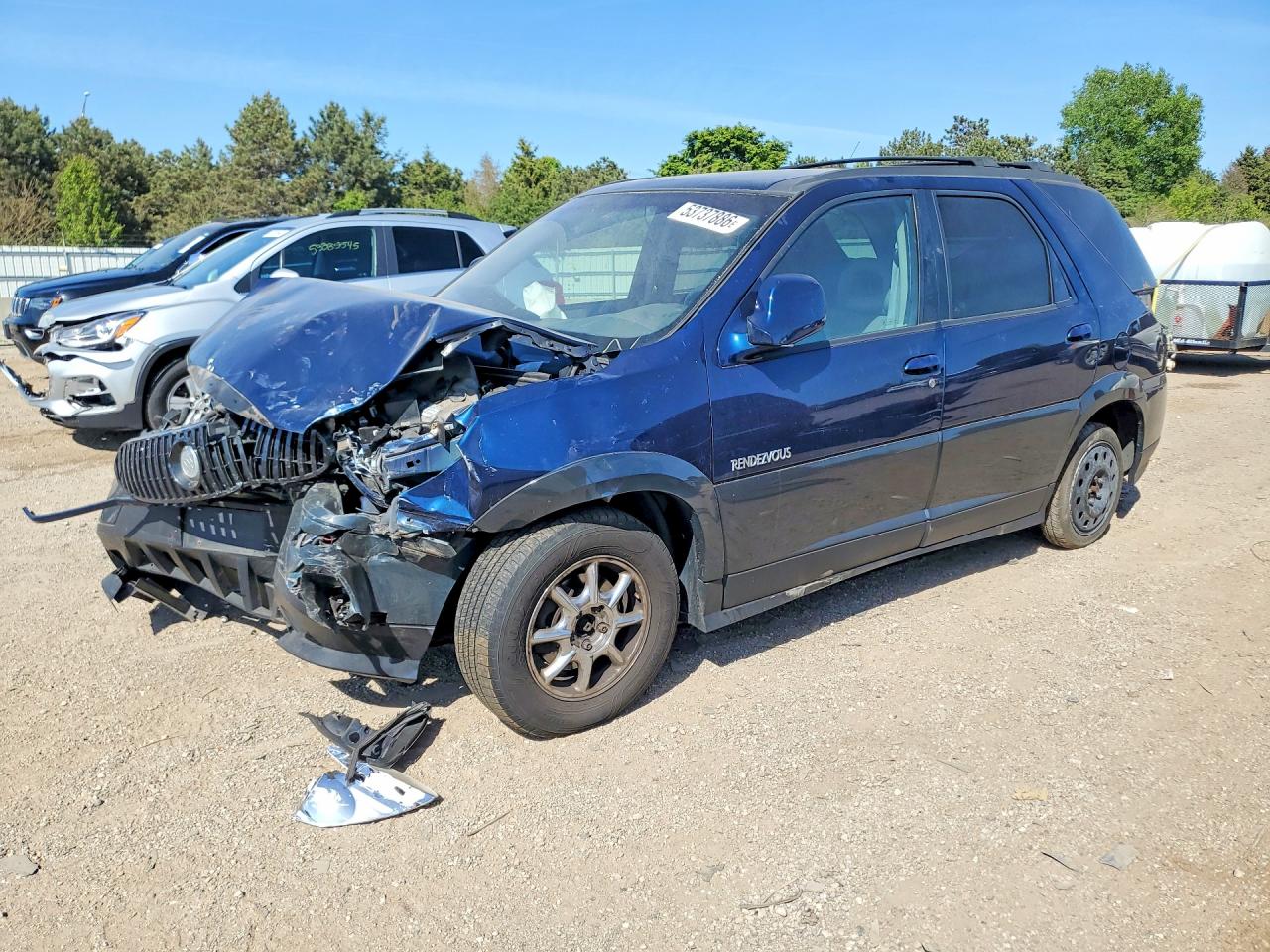 2002 Buick Rendezvous CXL, VIN 3G5DB03E12S531410 — Front end