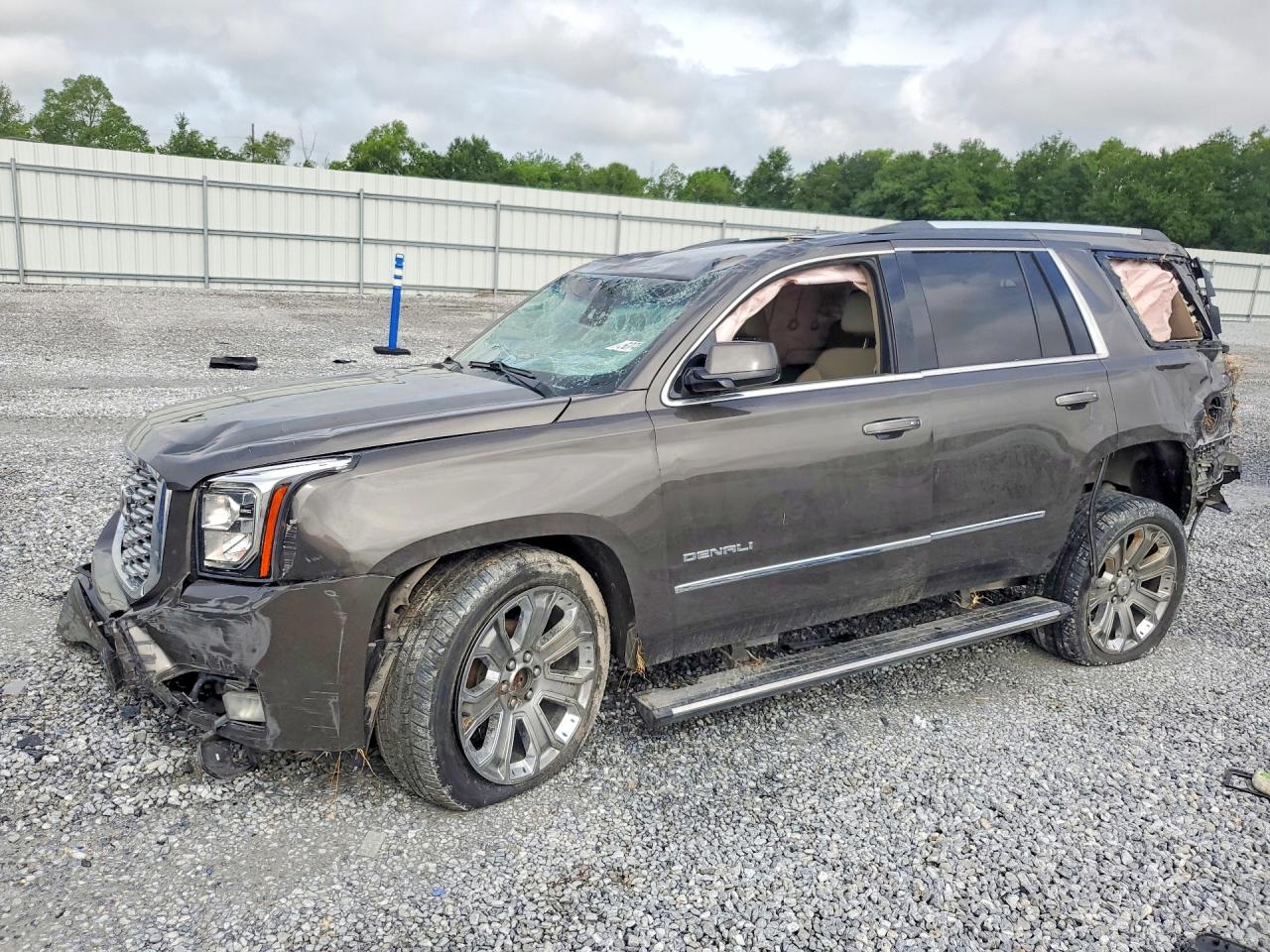 2019 GMC Yukon Denali, VIN 1GKS1CKJ0KR330947 — All over
