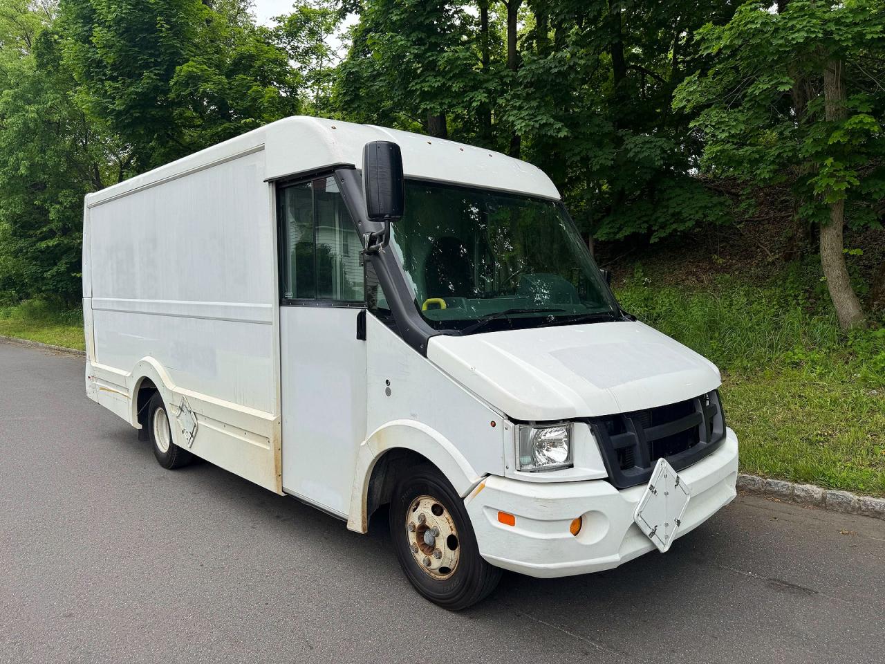 2017 Isuzu NPR, VIN JALB4T170H7W00786 — Normal wear