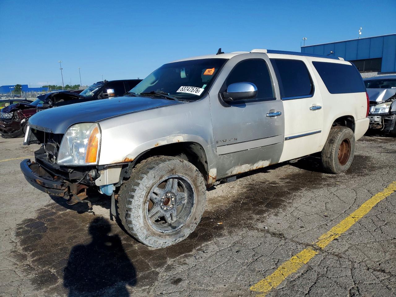 2011 Cadillac Escalade ESV Platinum Edition, VIN 1GYS4KEF2BR122521 — Stripped