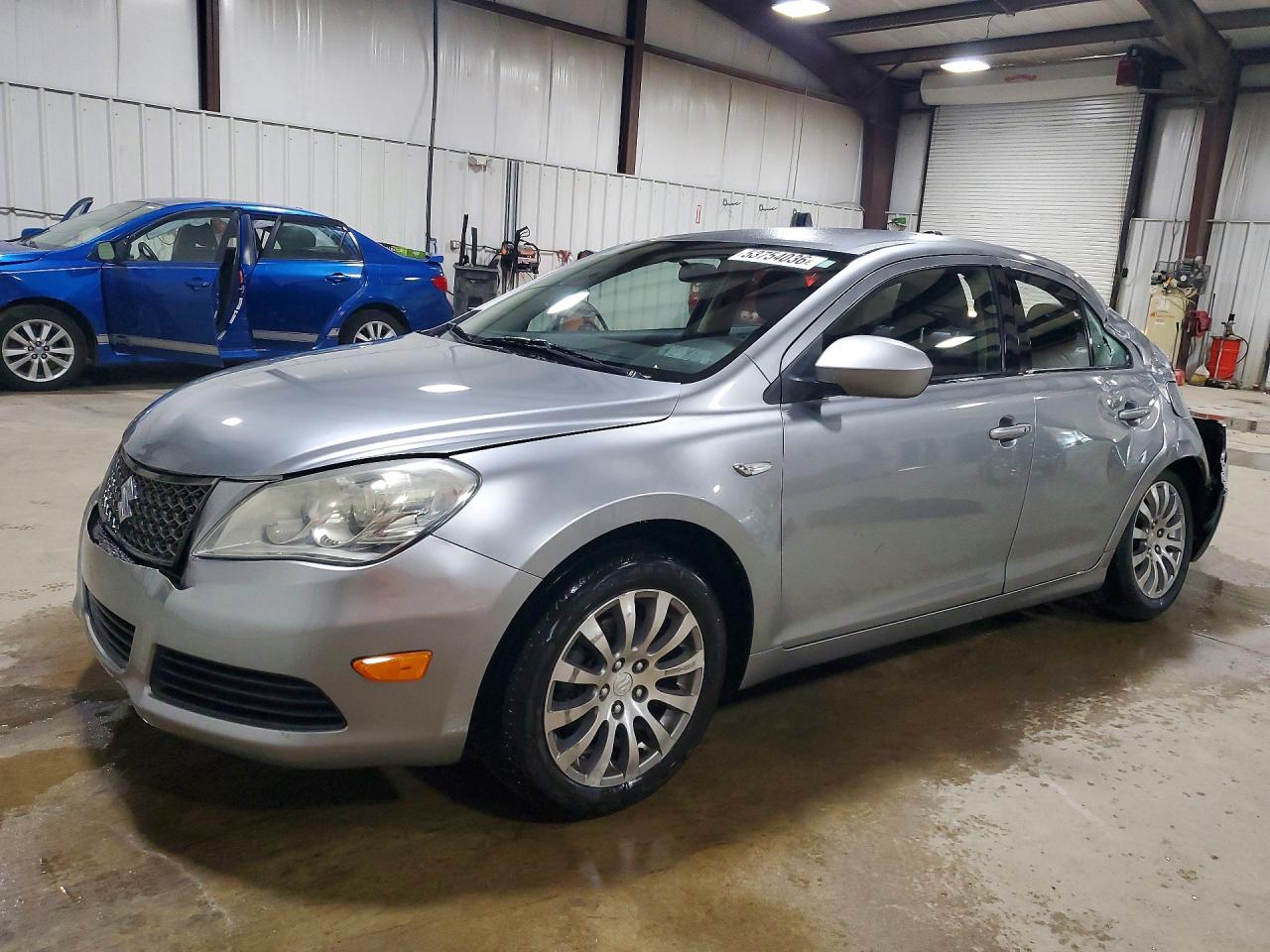 2010 Suzuki Kizashi SE, VIN JS2RE9A3XA6101251 — Rear end