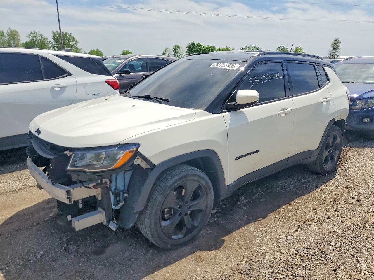 2019 Jeep Compass Latitude, VIN 3C4NJCBB6KT615466 — Перед