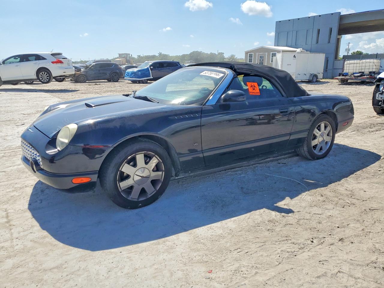 2003 Ford Thunderbird Deluxe, VIN 1FAHP60A23Y112501 — Side