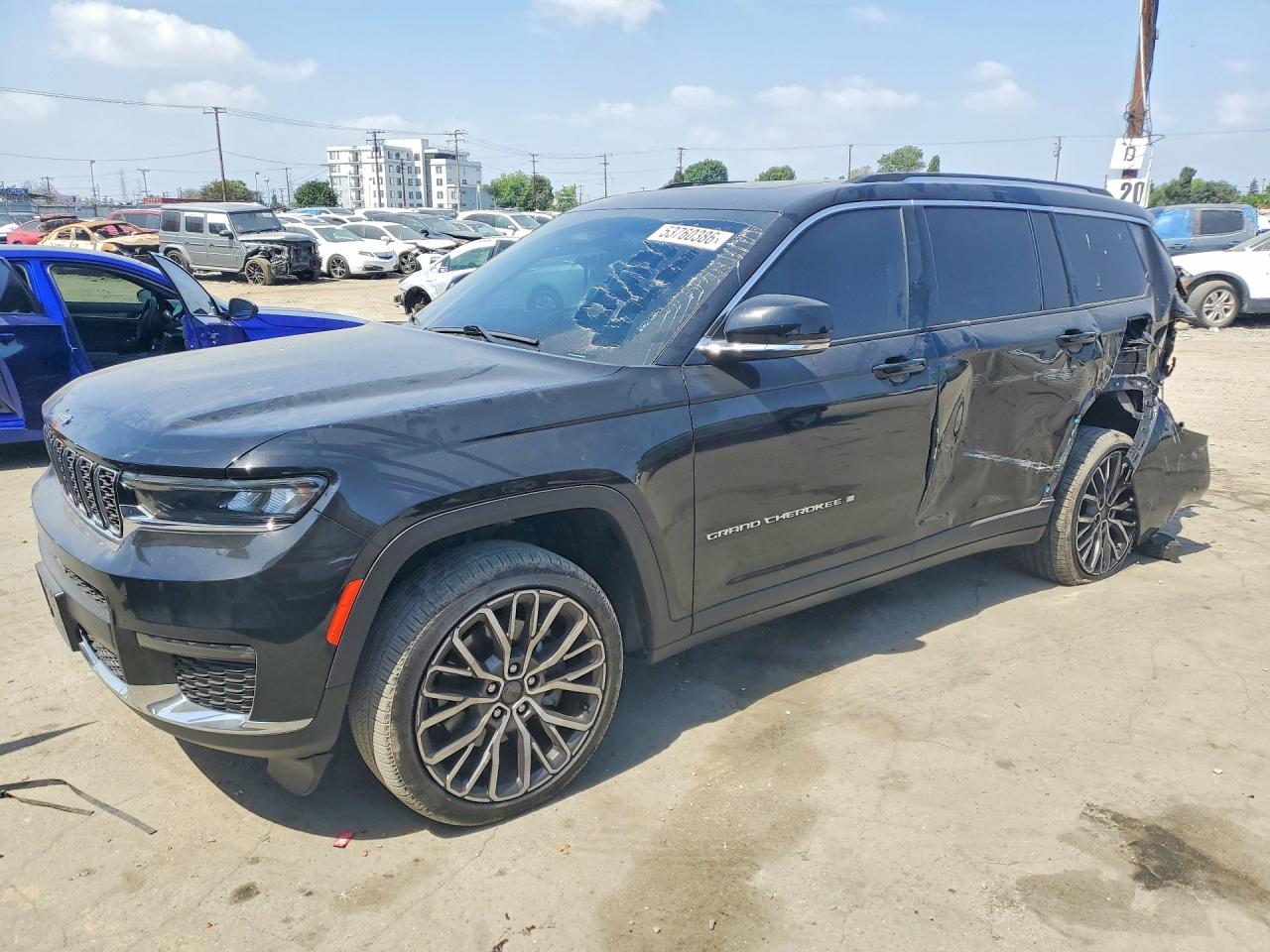 2022 Jeep Grand Cherokee Limited, VIN 1C4RJKBGXN8520600 — Rear end