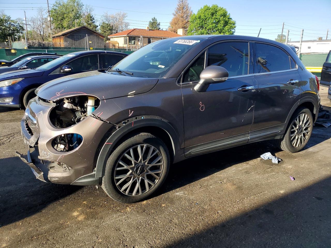 2017 FIAT 500X Lounge, VIN ZFBCFYDB2HP566947 — Перед