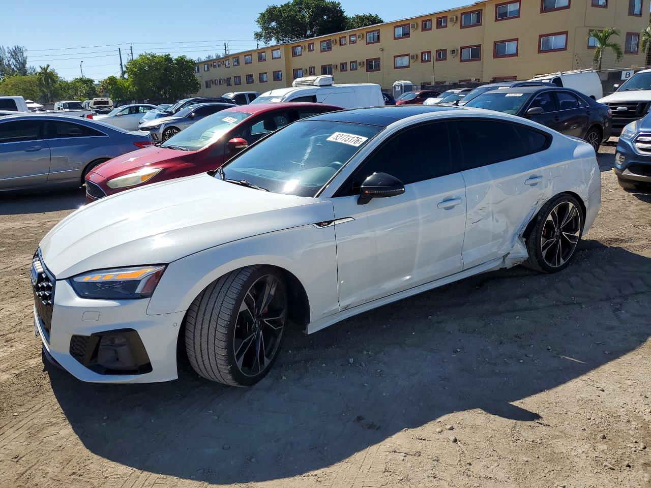 2021 Audi S5 Sportback Prestige, VIN WAUB4CF58MA018504 — Бок