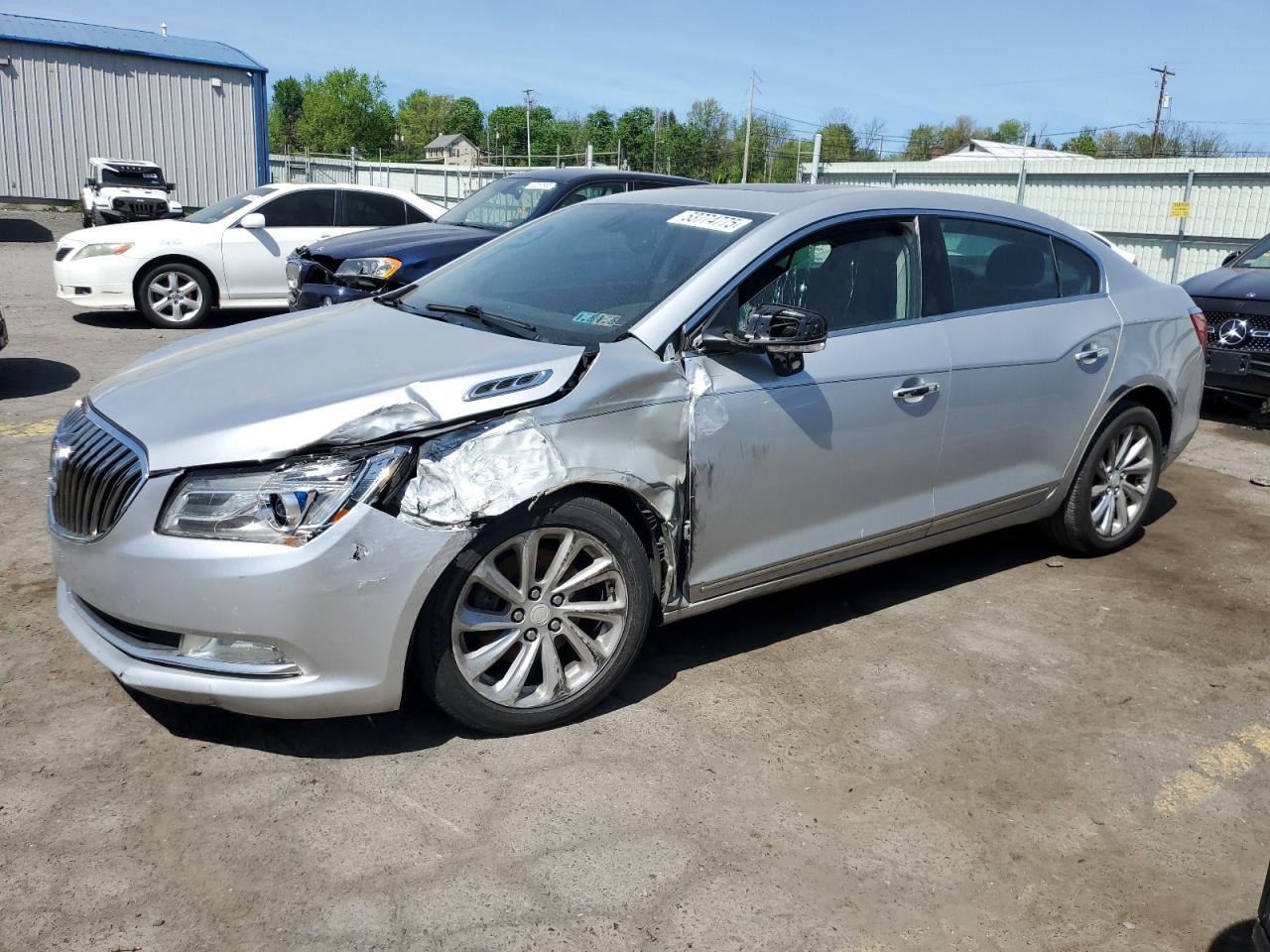 2015 Buick LaCrosse Leather, VIN 1G4GB5G38FF279687 — Front end