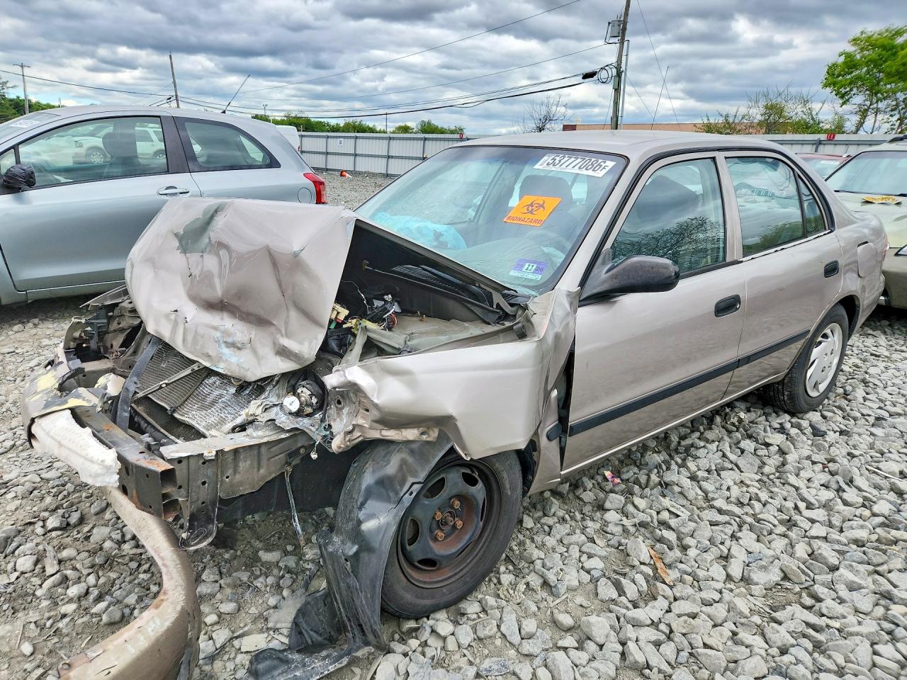 2000 Chevrolet Prizm LSi, VIN 1Y1SK5283YZ402424 — Front end