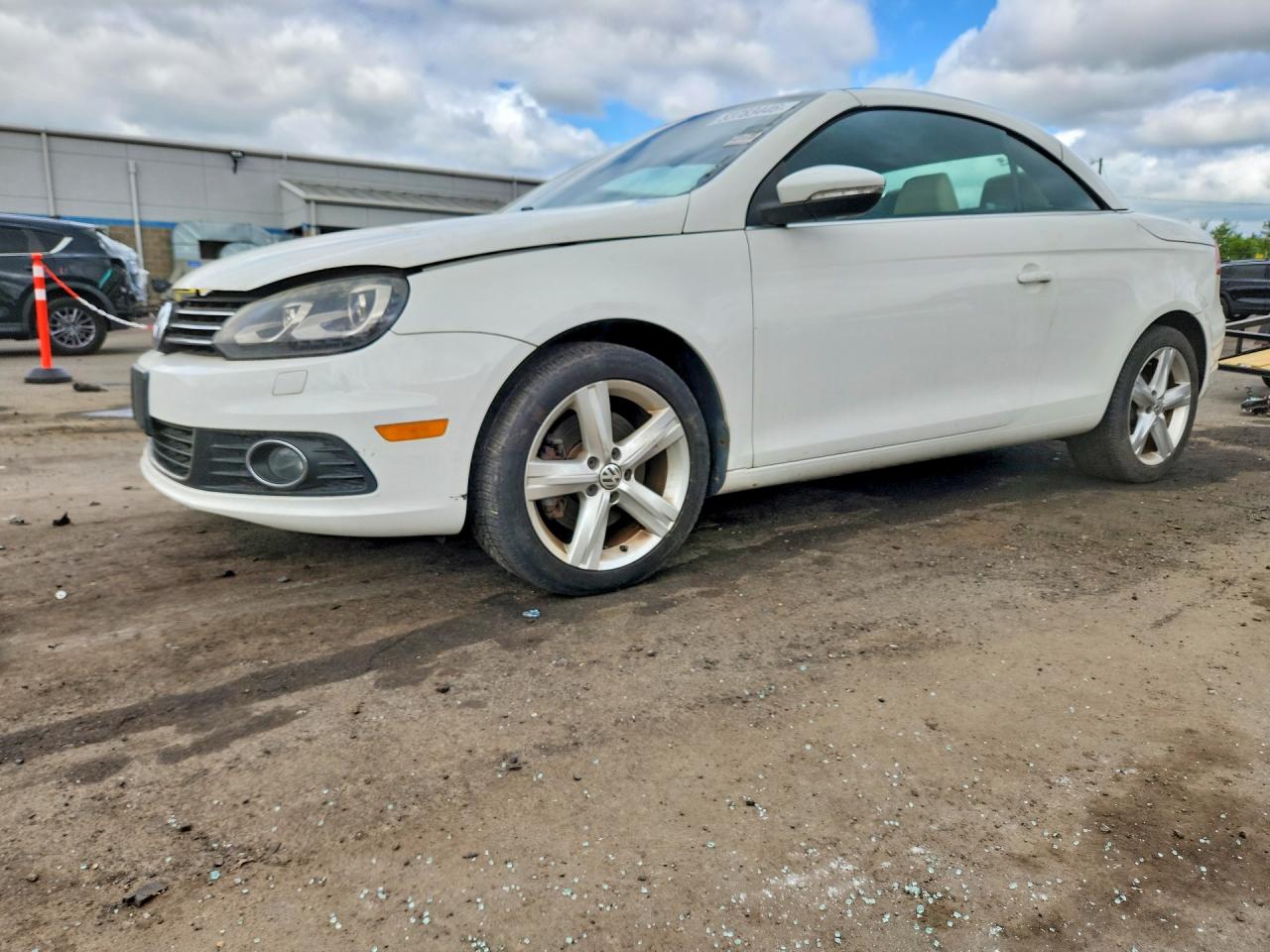 2012 Volkswagen Eos Executive, VIN WVWFW7AH2CV007402 — Front end