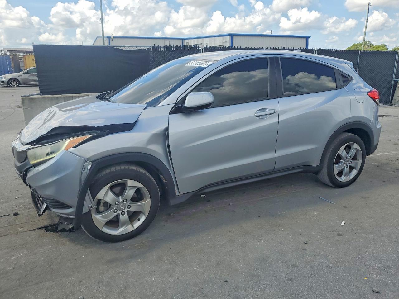 2019 Honda HR-V LX, VIN 3CZRU5H36KM730383 — Перед
