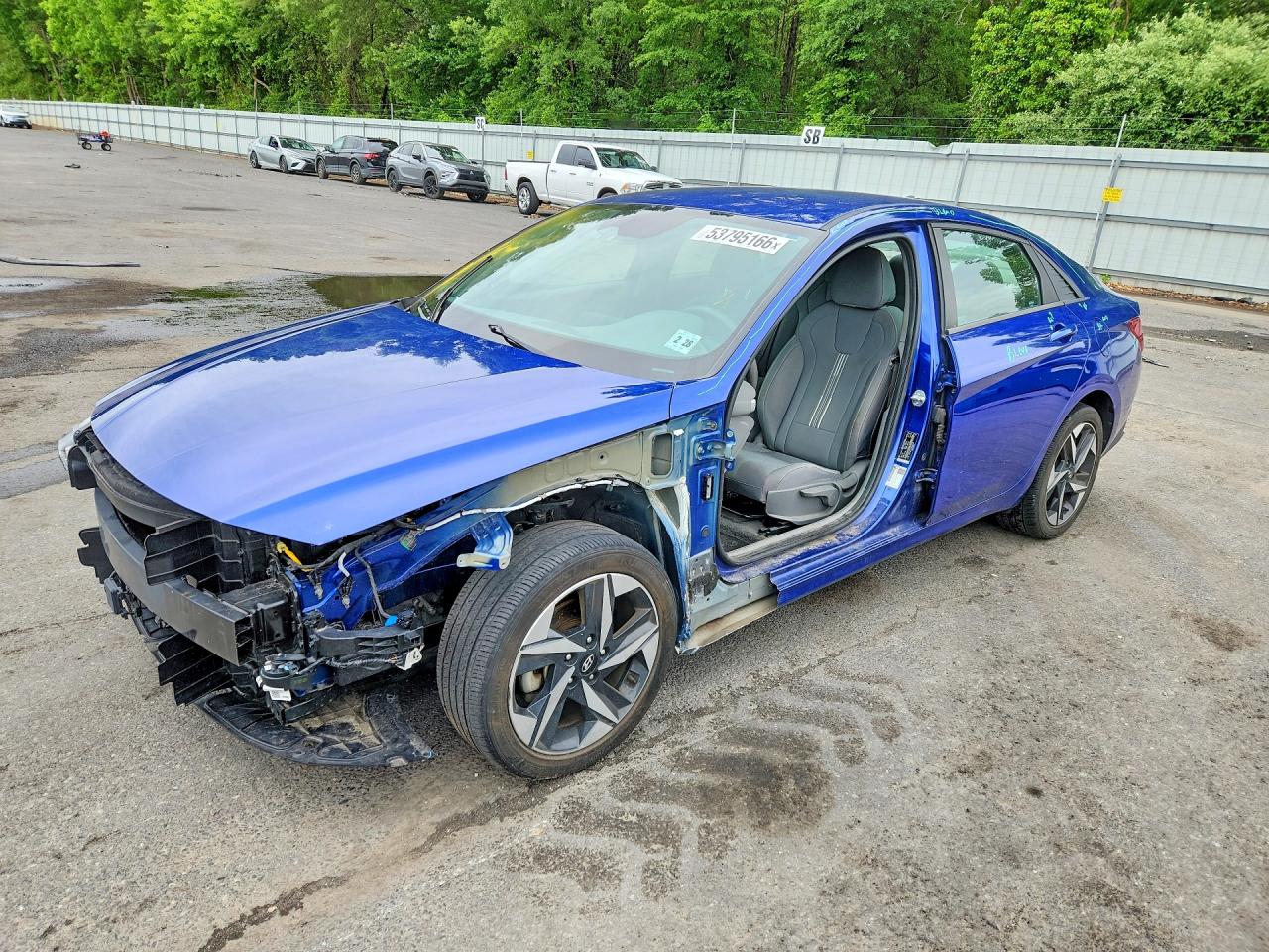 2023 Hyundai Elantra SEL, VIN 5NPLS4AG1PH107467 — Side