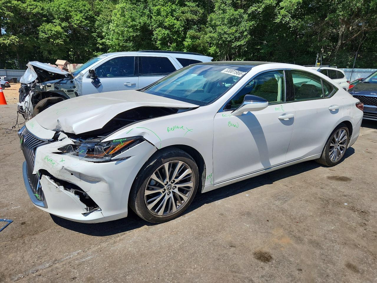 2019 Lexus ES 350, VIN 58ABZ1B13KU007826 — Перед