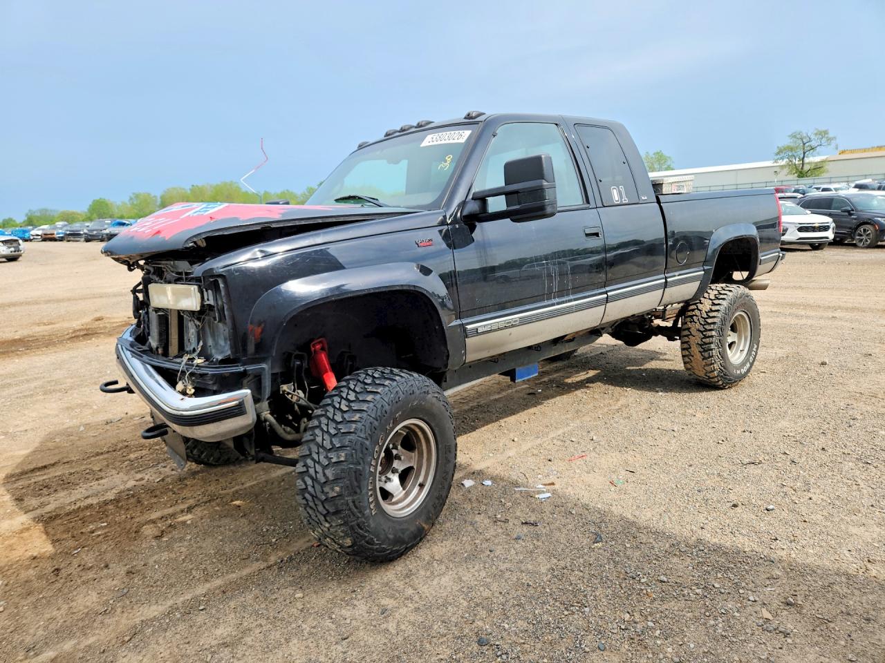 1998 GMC Sierra 2500, VIN 1GTGK29J8WE532138 — Front end