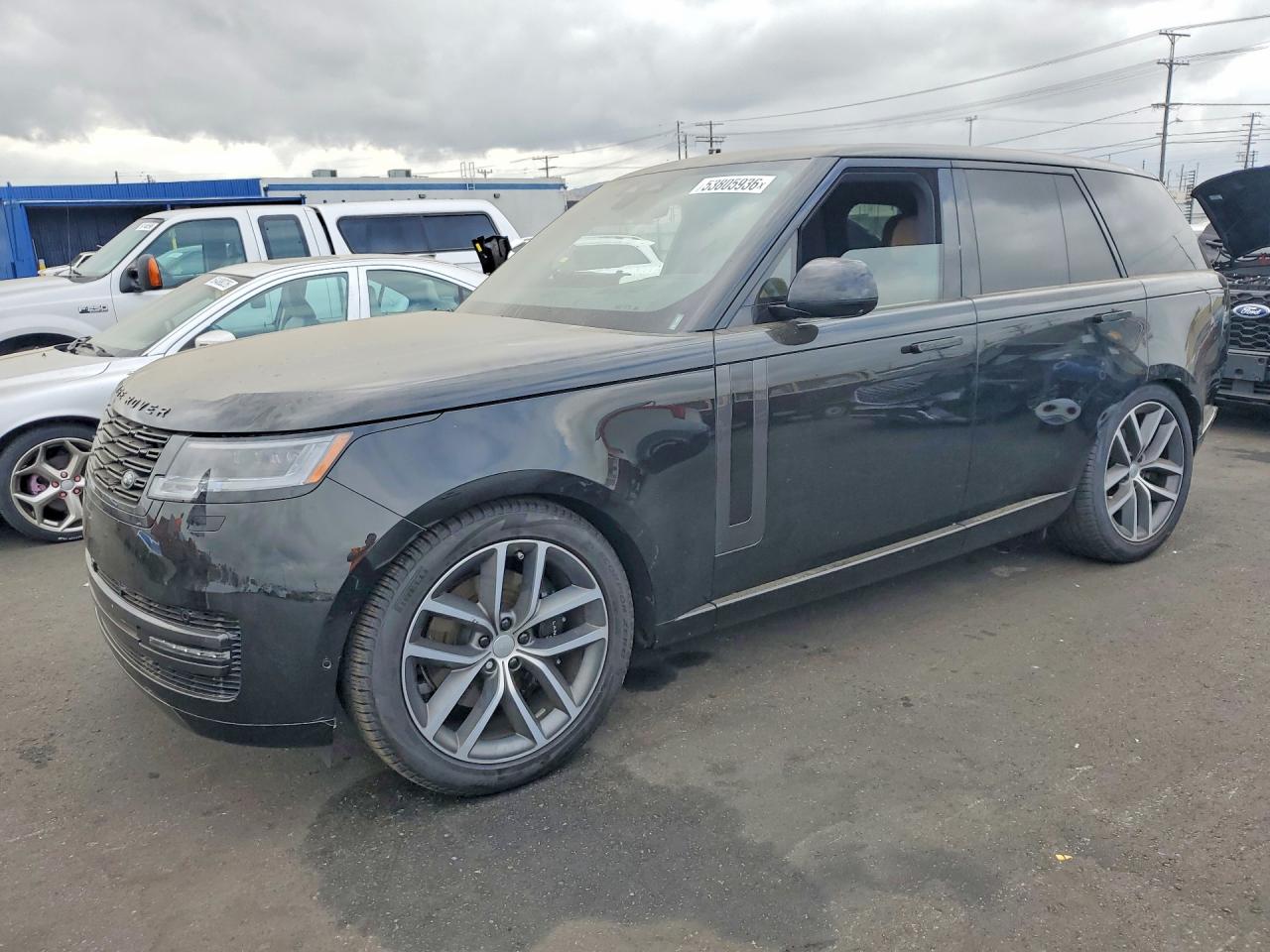 2025 Land Rover Range Rover SE, VIN SALKP9FU4SA329258 — Minor dents and scratches