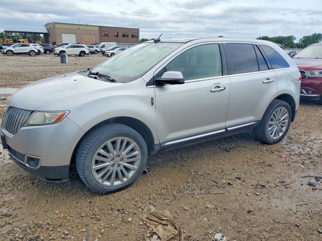 2011 Lincoln MKX, VIN 2LMDJ6JK6BBJ29511 — Мелкие вмятины и царапины