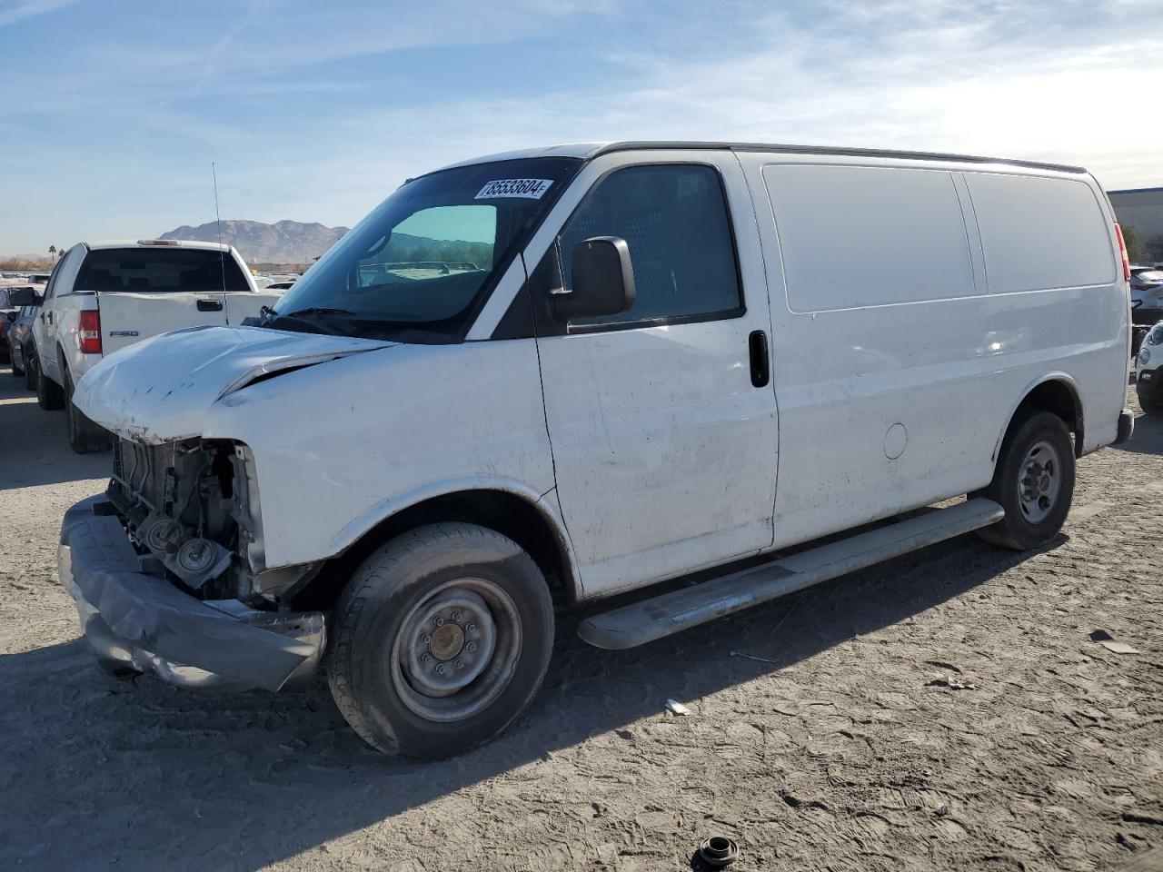 2014 GMC Savana Cargo, VIN 1GTW7FCA9E1909899 — Front end