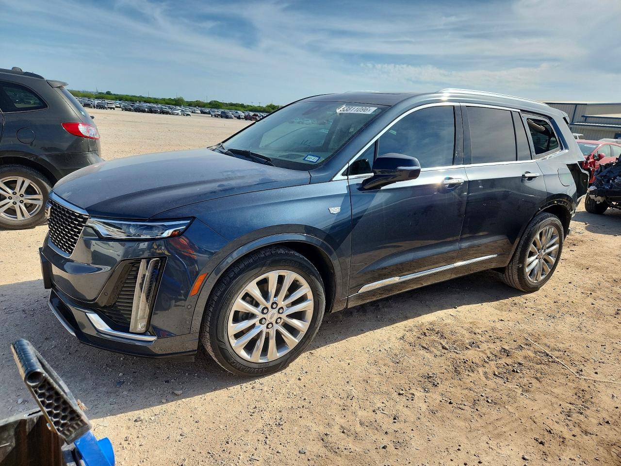 2020 Cadillac XT6 FWD Premium Luxury, VIN 1GYKPCRS6LZ124262 — Stripped