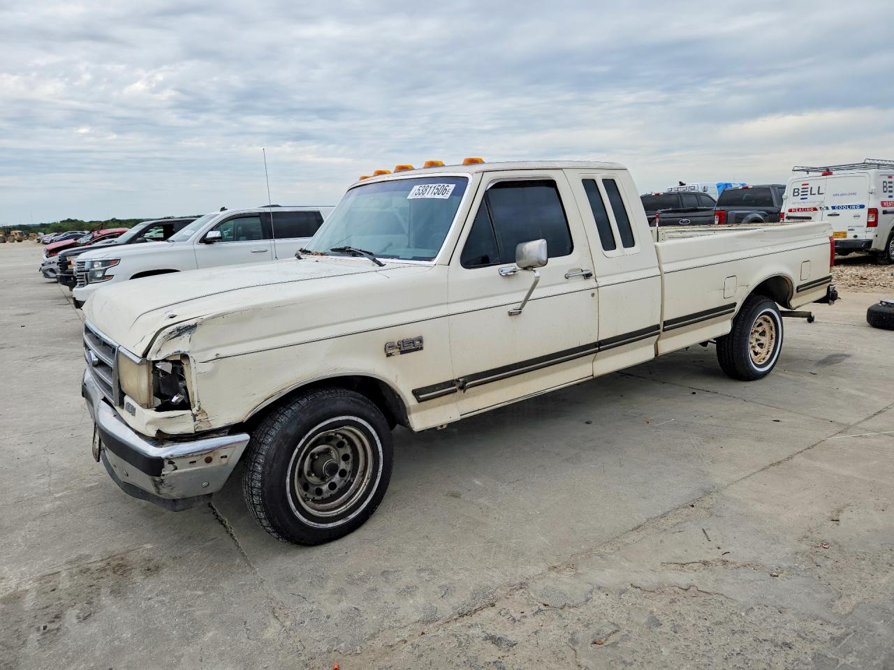 1990 Ford F-150, VIN 1FTEX15H7LKA15268 — Front end