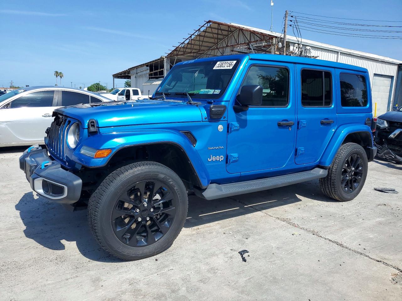 2023 Jeep Wrangler Sahara, VIN 1C4JJXP67PW516366 — Пожар в моторном отсеке