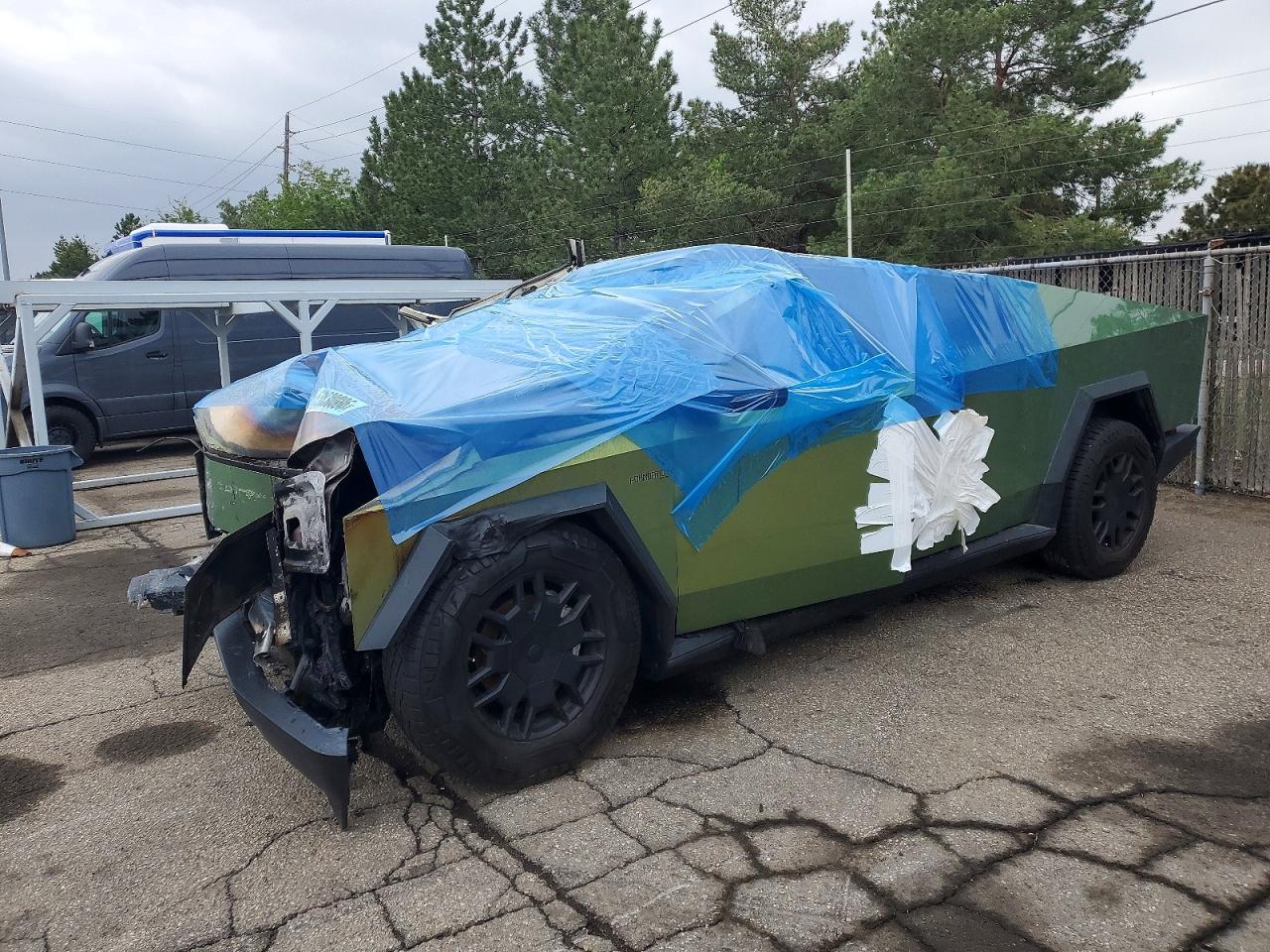 2024 Tesla Cybertruck Cyberbeast, VIN 7G2CEHEE1RA024592 — Front end