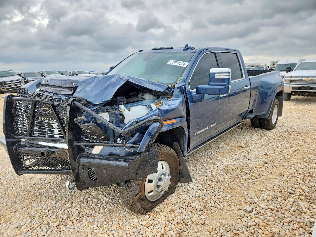 2025 GMC Sierra 3500HD Denali, VIN 1GT4UWEY8SF204360 — Front end