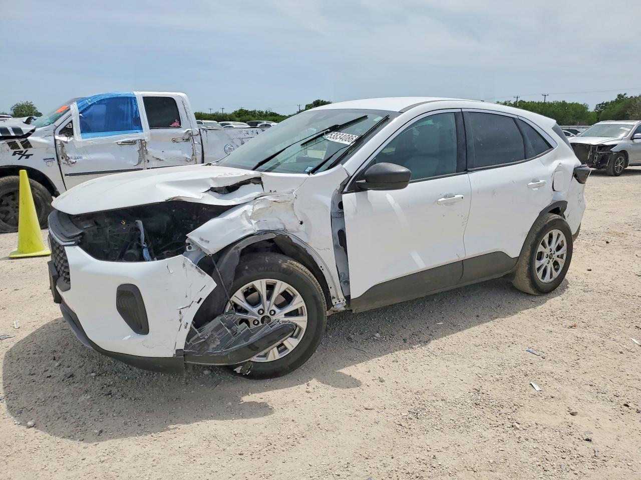 2024 Ford Escape Active, VIN 1FMCU0GN3RUA41923 — Перед