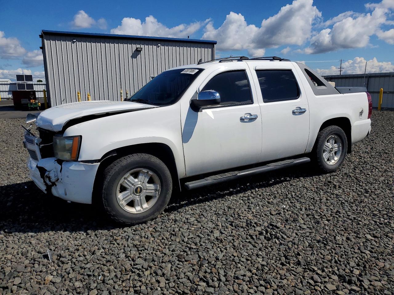 2008 Chevrolet Avalanche 1LT, VIN 3GNFK12398G117396 — Front end