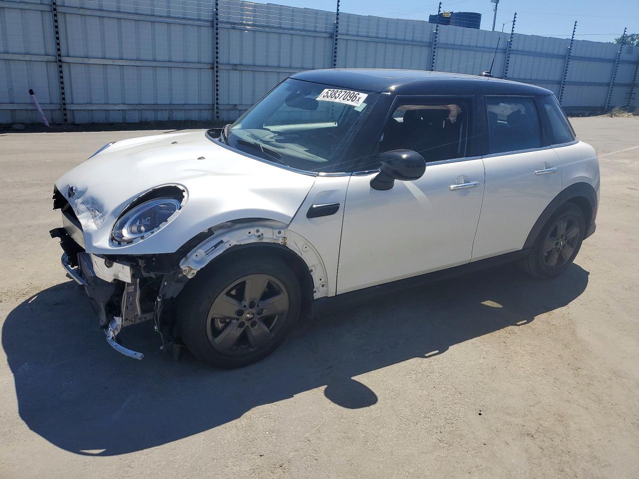 2024 MINI Hardtop 4 Door Cooper, VIN WMW33DK00R2U69001 — Front end
