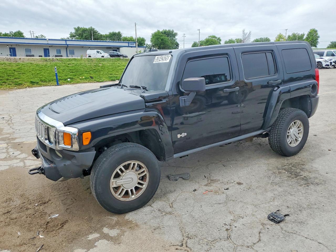 2010 Hummer H3, VIN 5GTMNGEE1A8137654 — Front end