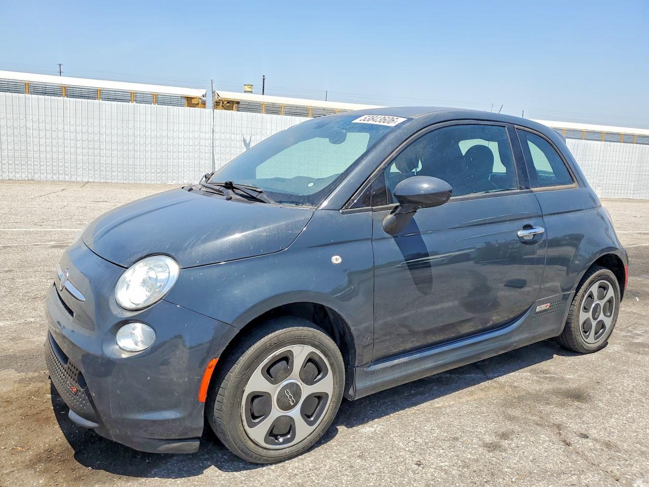 2017 FIAT 500e, VIN 3C3CFFGE1HT514118 — Minor dents and scratches