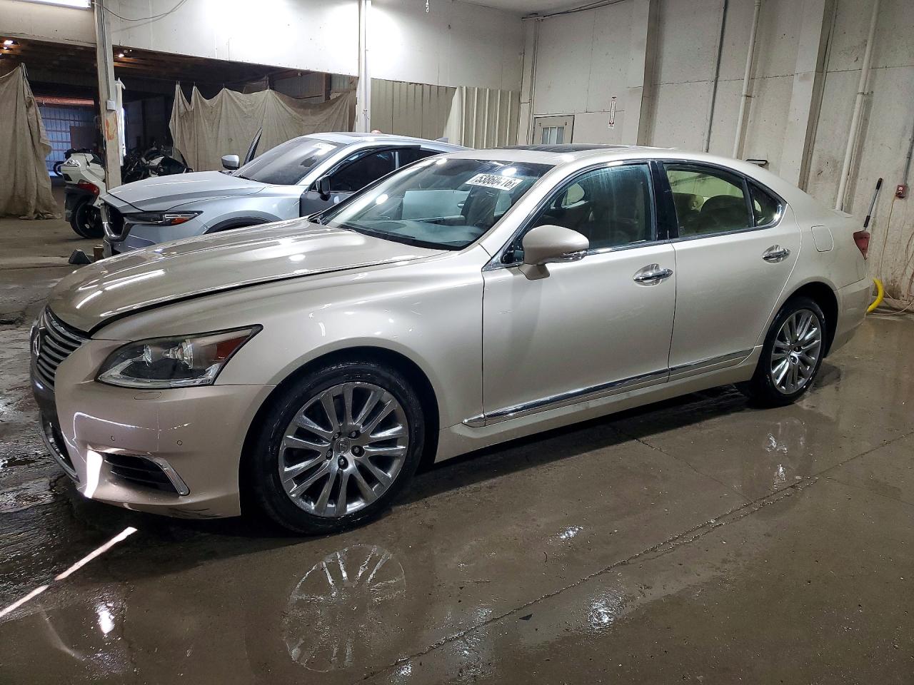 2015 Lexus LS 460, VIN JTHBL5EF6F5134662 — Side