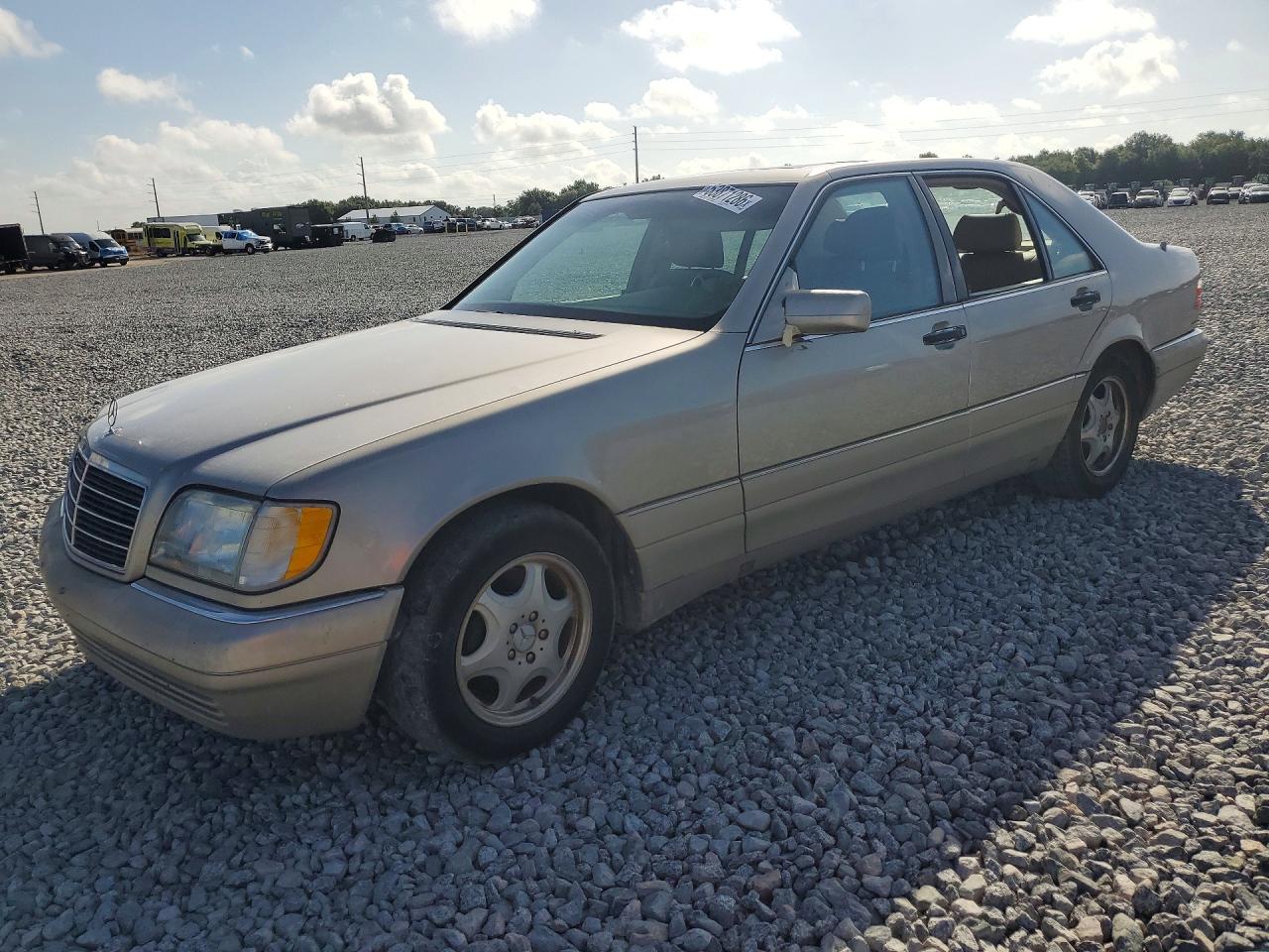 1998 Mercedes-Benz S 320/430/500, VIN WDBGA32G7WA385419 — Rear end