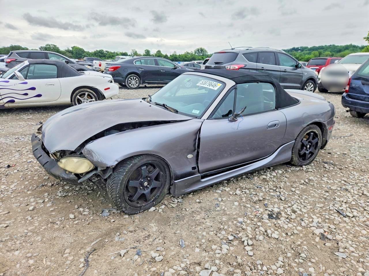 2003 Mazda MX-5 Miata Cloth, VIN JM1NB353130307931 — Front end